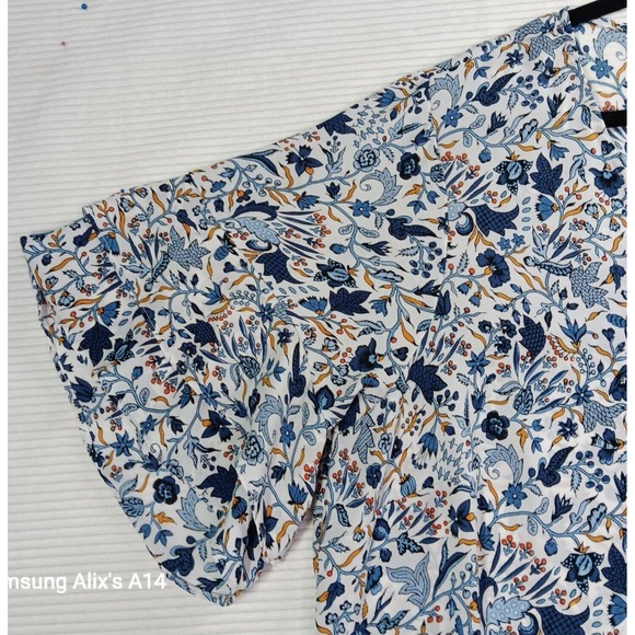 Premise Women blouse Sz 2X Floral Print Short sleeve Circular Cup White Blue - Picture 2 of 8